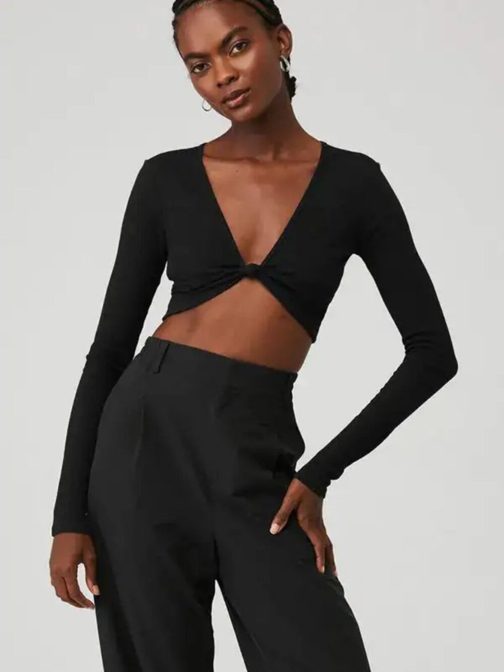 Alo Yoga Ribbed Knotty Black Long Sleeve Crop Top. Size L.